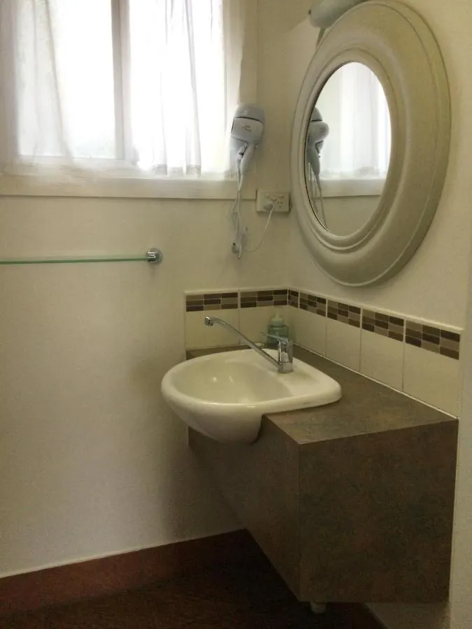 Ayrline Motel 4*, Ayr